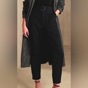 Banana Republic, Size 6, Black Cargo DressPant.